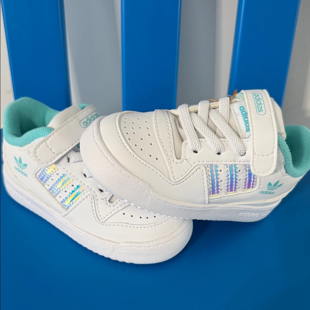 Adidas Kids White Sneakers with Teal and Iridescent Details Brand New size 6K
